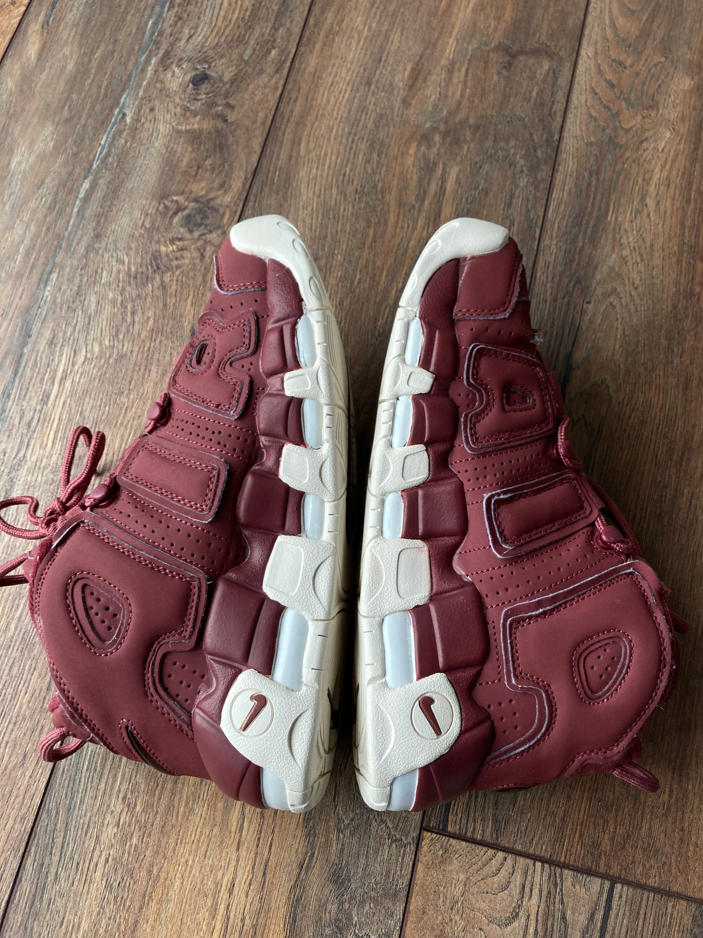 NIKE Air More Uptempo - Cherry